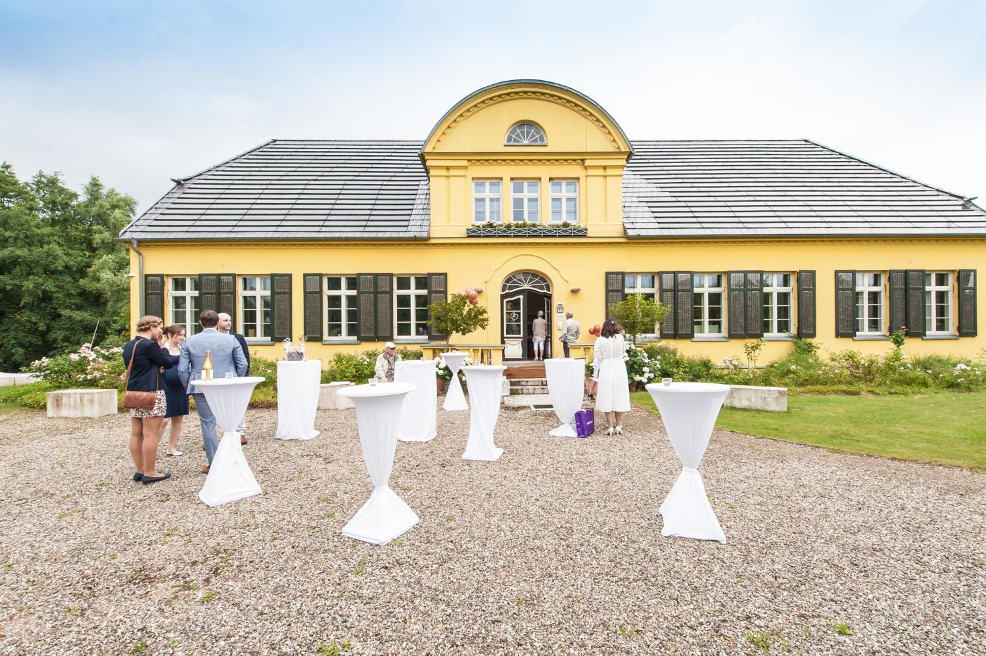 Gutshaus Mit Seeblick - ökologisch&nachhaltig Apartment Lubow
